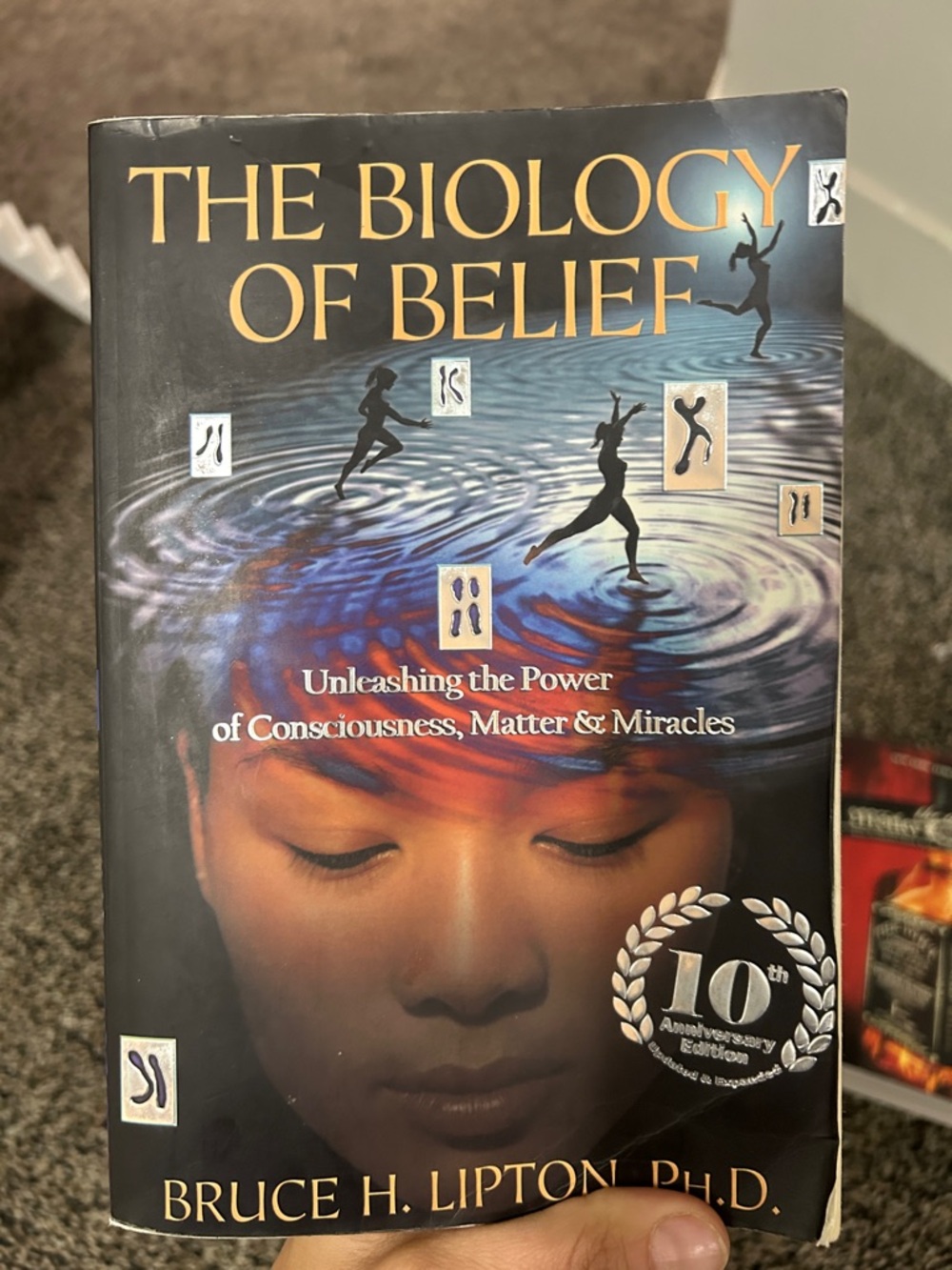 The Biology of Belief by Bruce H. Lipton - Blue/Black Cover